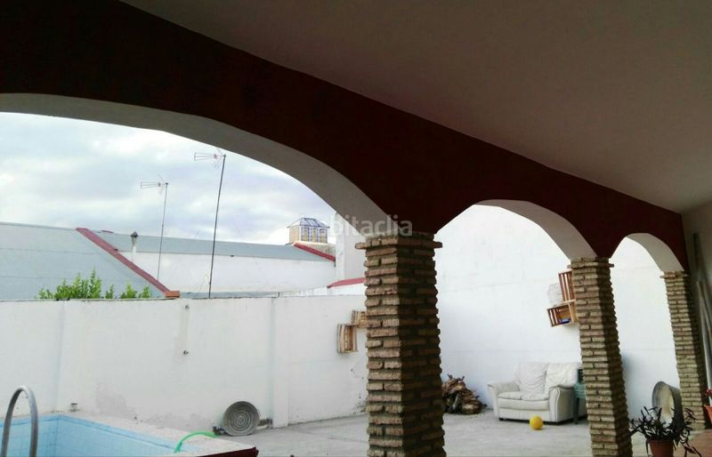 Foto c70e4338-8dfb-4392-9e9f-ca83da6cbc24. Casa adossada amb aparcament a Brenes