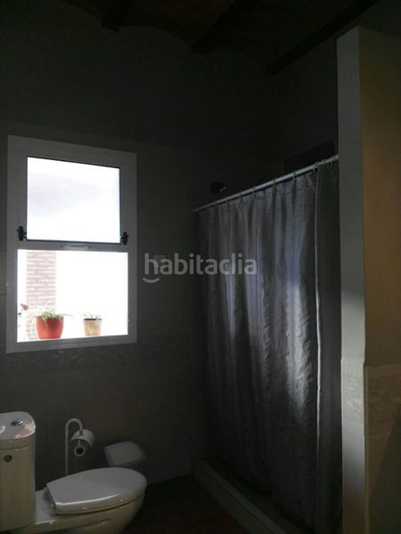 Foto f2f53451-5450-4b34-8a8b-96f5f02ebd8c. Casa adossada amb aparcament a Brenes