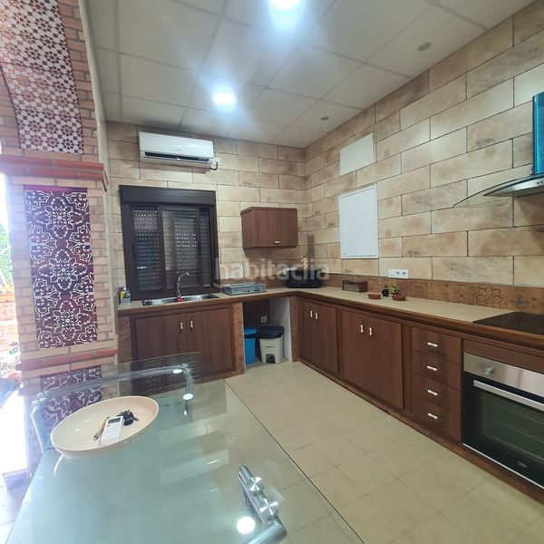 Foto 36c33854-4682-4444-972c-7fe73e618582. Casale con riscaldamento parcheggio piscina in Brenes