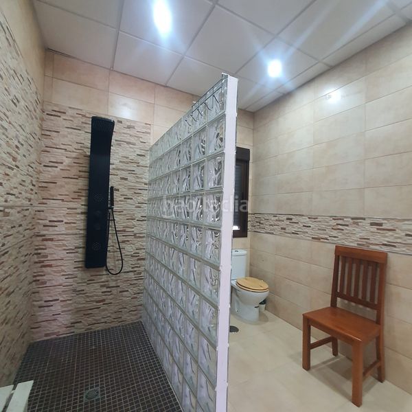 Foto c53a0da3-6cff-4142-9852-be779ee80b04. Casale con riscaldamento parcheggio piscina in Brenes