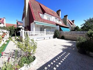 Xalet a Torrejón de la Calzada. Exclusivo chalet de 4 plantas con amplio patio, buhardilla y gar