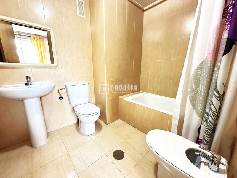 Foto 3e0ef0ac-4d20-4565-ad88-5a47df7c49a0. Pis amb calefacció aparcament piscina a Parla este Parla