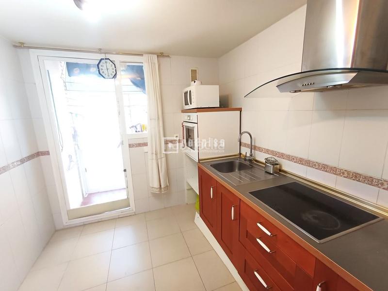 Foto feaf7075-c1d9-46b3-830e-6bedb3beaab2. Pis amb calefacció aparcament piscina a Parla este Parla