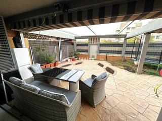 Pis a Parla Este. Espectacular vivienda en planta baja con patio de 240m en urbani