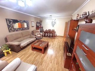 Etagenwohnung in Parla Este