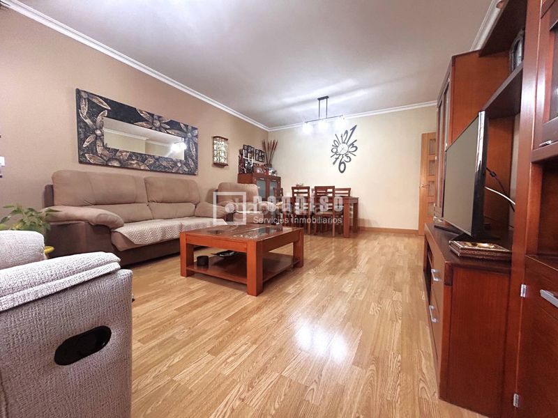 Foto 76943801-3bb6-4597-bfe4-7920bbfb9029. Piso en Parla este Parla