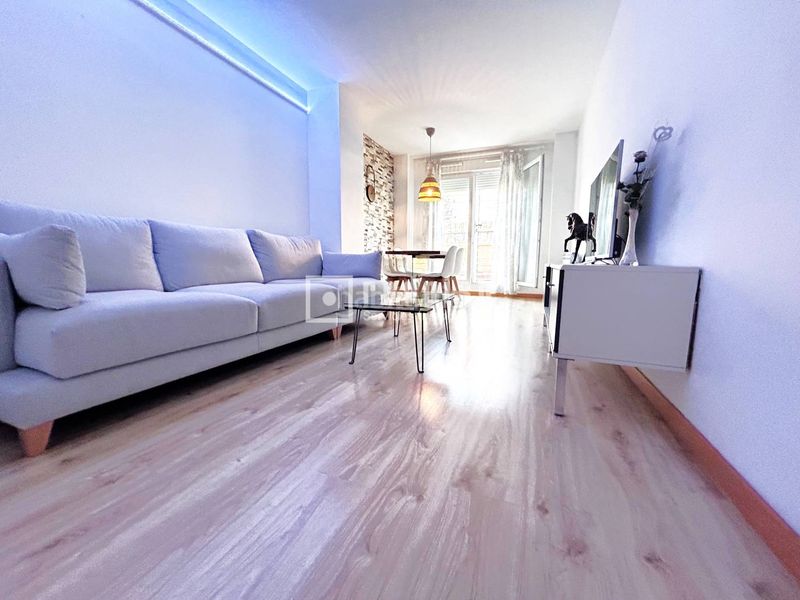 Foto 2df9462f-2a92-49ad-96bf-e73dde7629c2. Pis amb calefacció aparcament piscina a Parla este Parla