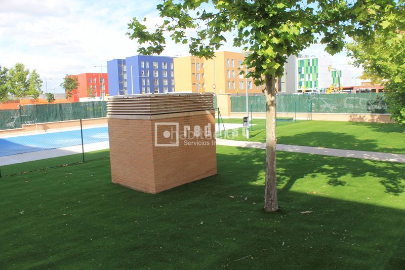 Foto ebef7390-32b0-4731-b248-1bdaed1ca97b. Pis amb calefacció aparcament piscina a Parla este Parla