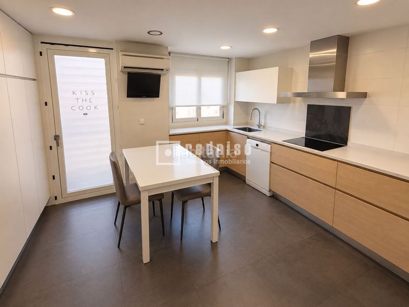 Foto 603334e9-bd20-45a2-85ed-f56f380df551. Flat with heating pool in Parla este Parla