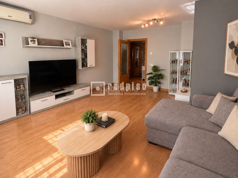 Foto bd22e540-6853-4989-9aa2-5771fe433e79. Flat with heating pool in Parla este Parla