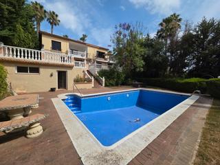 Casa a Calle buenavista 54. Excelente oportunidad de comprar una villa situada en el lado de