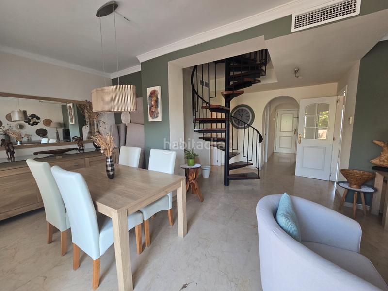 Foto f2b85724-fca8-41fb-8fc4-86ade6369f75. Appartamento in calle olmo 5 in Santa María Marbella