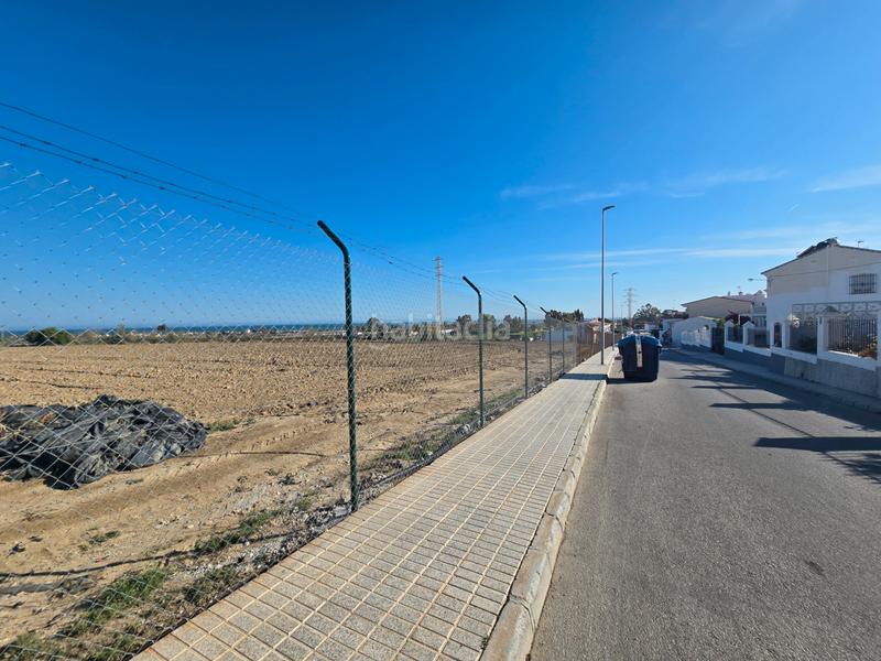 Foto 297e1c3a-8eee-4314-8e01-2b9fc9c2b3dd. Terrain résidentiel dans calle dora ana carmona martin 33 dans Almayate Bajo