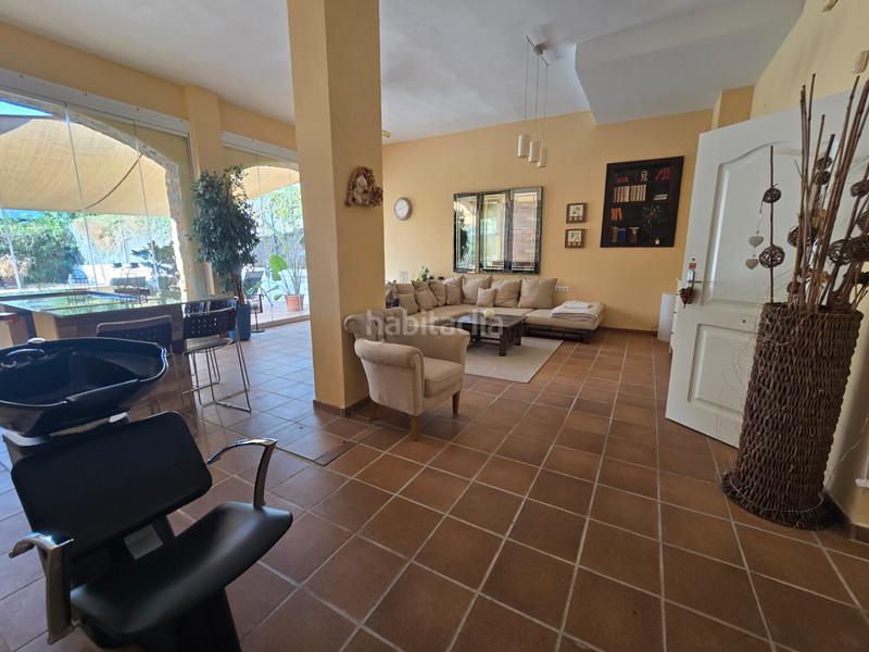 Foto ad2820e7-1145-4408-ba9b-d40eafb1eb71. Casa a calle jaén 5 a Calahonda Mijas