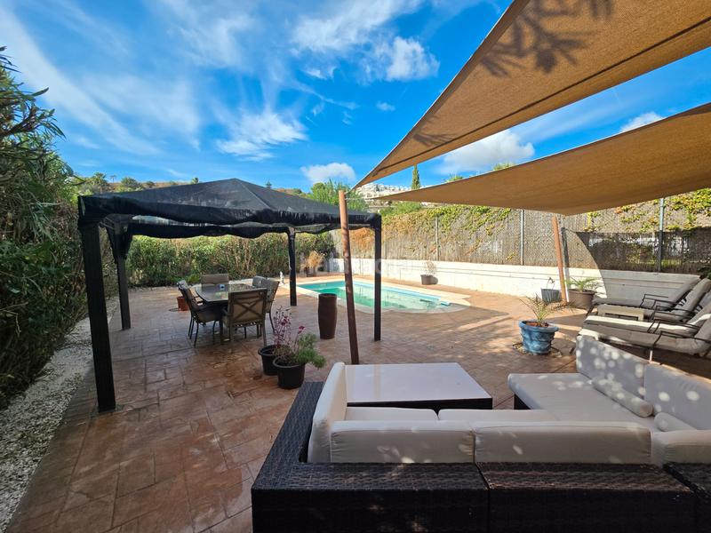 Foto d17ce9a6-9c15-4f95-a9ab-bca188dca2b5. Casa a calle jaén 5 a Calahonda Mijas