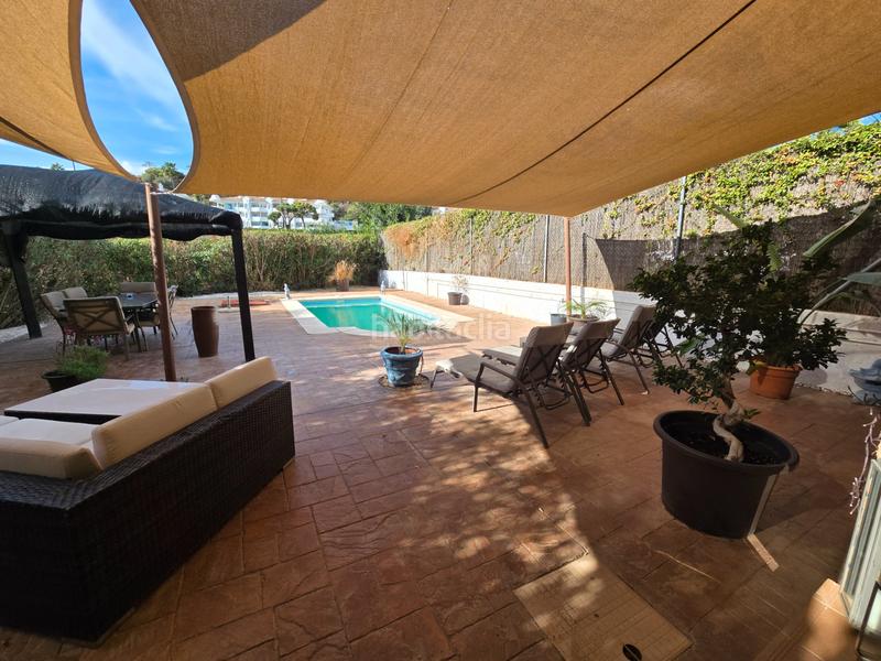 Foto d1ce376c-02fb-4cb4-b6a3-1a6c52c9fc88. Casa a calle jaén 5 a Calahonda Mijas