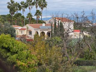 Haus  Calle cisne. ¡oportunidad de inversión! casa situada en una amplia parcela co