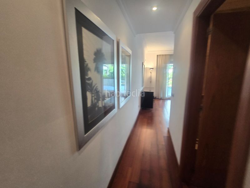 Foto 2dda1d94-c7b9-47d3-91a3-1cce9eaf66b2. Apartament amb calefacció aparcament piscina a Puerto Banús Marbella