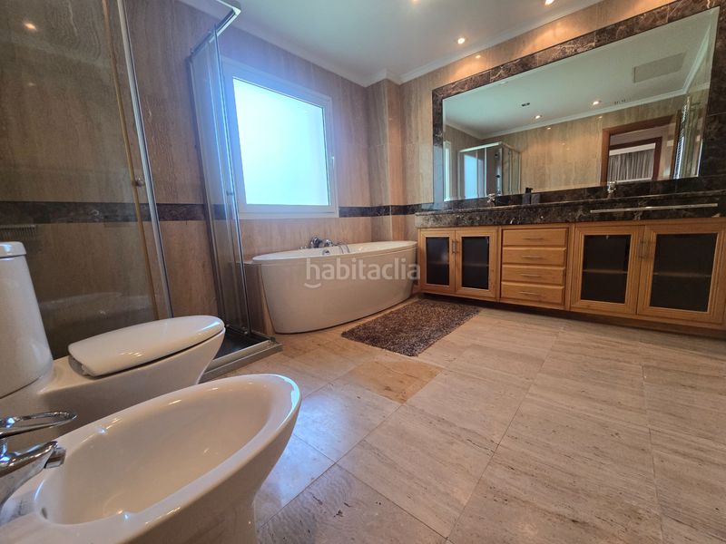 Foto 52b7ec6f-8471-4efa-ac0e-601a7051d893. Apartament amb calefacció aparcament piscina a Puerto Banús Marbella