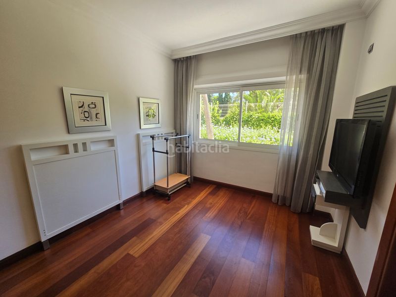 Foto d0b8bf40-1c5d-4ccf-b919-da413ddd39a6. Apartament amb calefacció aparcament piscina a Puerto Banús Marbella