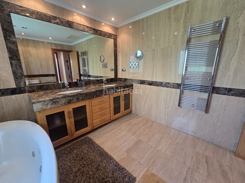 Foto d3fd1077-ca2c-46f9-926c-7d1a354009f9. Apartament amb calefacció aparcament piscina a Puerto Banús Marbella