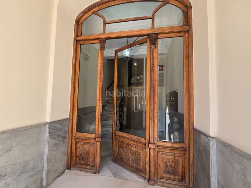 Foto 070156cd-55cd-48be-91aa-9ad15bc2bae6. Apartamento en plaza de la constitución 1 una propiedad única y emblemática con vistas a la calle larios en Málaga