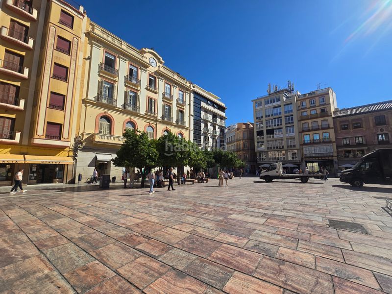 Foto 1b9d00b6-a78f-4a07-9925-188d907a183f. Apartamento en plaza de la constitución 1 una propiedad única y emblemática con vistas a la calle larios en Málaga