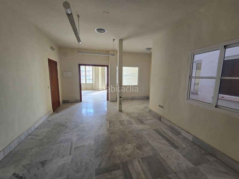 Foto 1f4cdae1-def6-41b3-80c4-0c1efa37510c. Apartamento en plaza de la constitución 1 una propiedad única y emblemática con vistas a la calle larios en Málaga