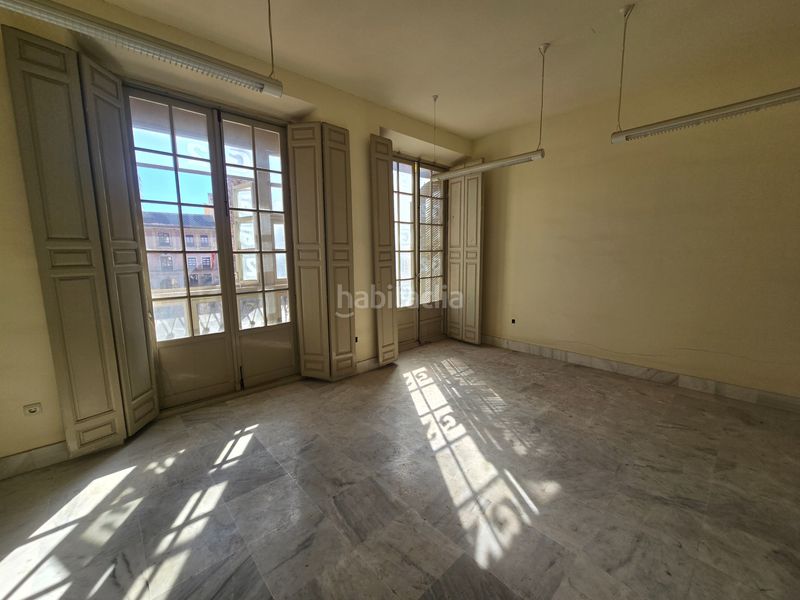 Foto 74c8488b-8a29-4ba7-aa9a-38de76a5b18a. Apartamento en plaza de la constitución 1 una propiedad única y emblemática con vistas a la calle larios en Málaga