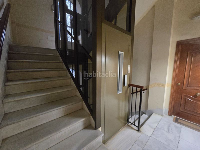 Foto 7868490c-eadc-44a6-9320-166d3a24b8b1. Apartamento en plaza de la constitución 1 una propiedad única y emblemática con vistas a la calle larios en Málaga