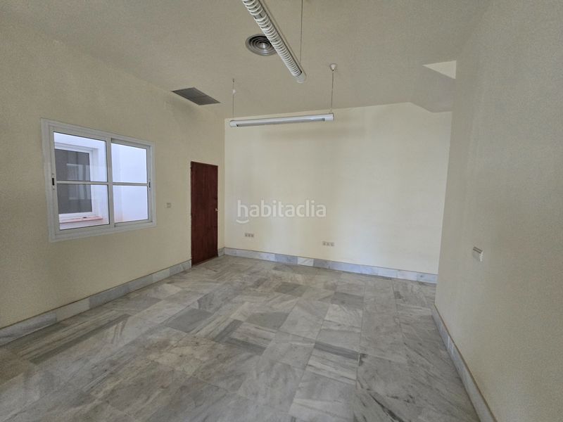 Foto a4124985-3eda-4a34-bd57-0c97c484b431. Apartamento en plaza de la constitución 1 una propiedad única y emblemática con vistas a la calle larios en Málaga