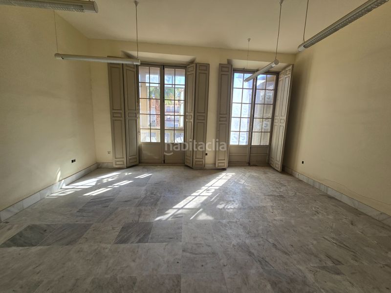 Foto cb2adf7f-b4ef-4d31-8d52-c7bf75aa3887. Apartamento en plaza de la constitución 1 una propiedad única y emblemática con vistas a la calle larios en Málaga