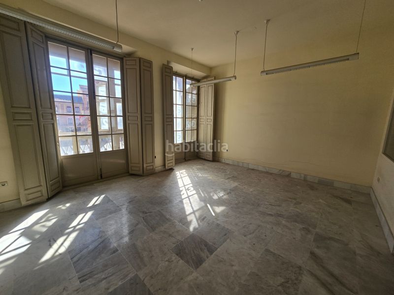 Foto db58c5f9-e851-495e-acd5-a2d5862d419a. Apartamento en plaza de la constitución 1 una propiedad única y emblemática con vistas a la calle larios en Málaga