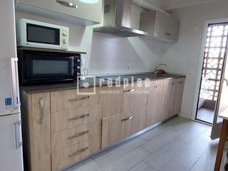 Location Appartement à El Pilar-La Estación. Piso amueblado de 4 dormitorios con terraza, garaje y posibilida