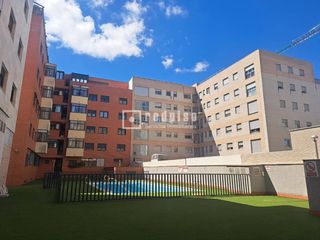 Flat in Hospital-Nuevo Centro. Piso de 3 dormitorios y 2 baños, con piscina!