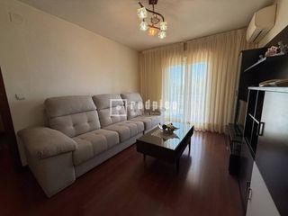 Appartement  De los marianistas. Vivienda de tres dormitorios  en tercera planta sin ascensor.