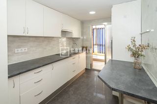 Flat in Villafontana - Estoril I. Piso de esquina en avenida de la onu