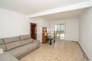 Appartement à Villafontana - Estoril I. Piso de esquina en avenida de la onu