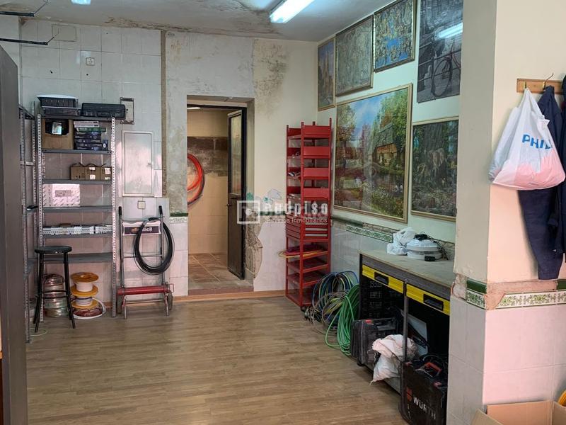 Foto 17a29dac-236e-4e3d-b5c7-45f7342c2159. Local comercial en Comillas Madrid