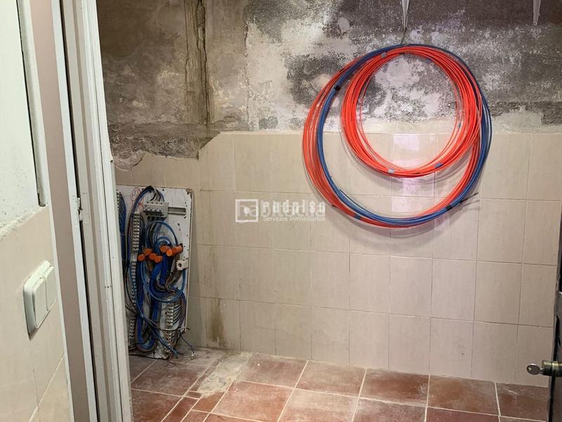Foto 2e722fc9-021c-46f0-968e-99835894c6de. Local comercial en Comillas Madrid