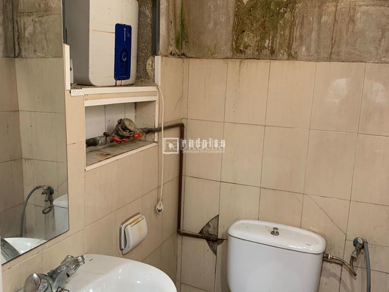 Foto 88b94798-c66e-448f-b36a-815b798bd933. Local comercial en Comillas Madrid