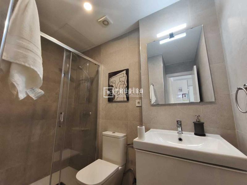Foto 1d7cdae0-98ac-4817-8fb6-d5adce38519e. Piso en Comillas Madrid