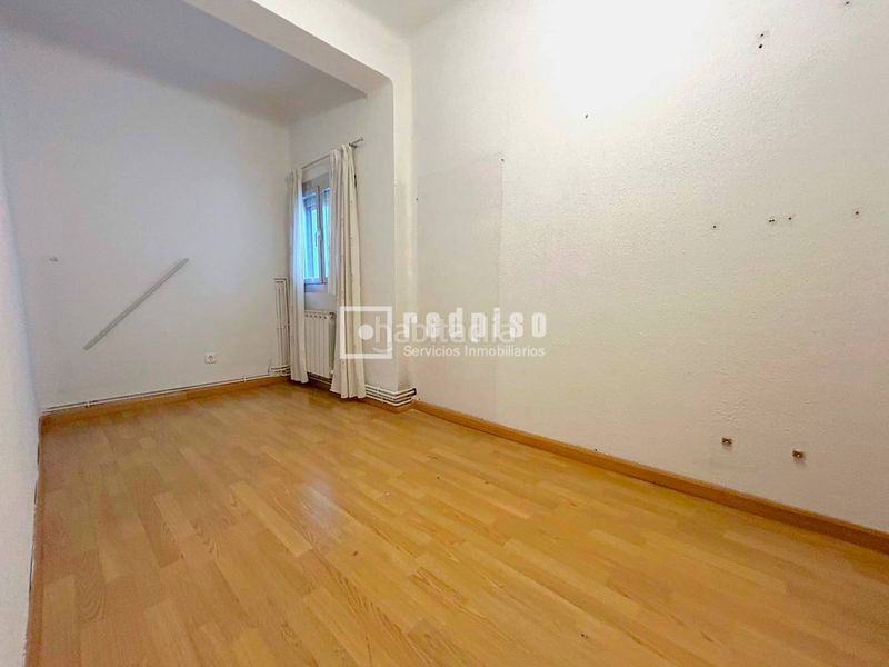 Foto b0820242-8359-4d62-9345-a8ecacd20c8b. Flat with heating parking in Comillas Madrid