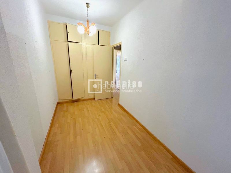 Foto fb3e545b-f8f3-4cf7-8991-68aeedeb3949. Flat with heating parking in Comillas Madrid