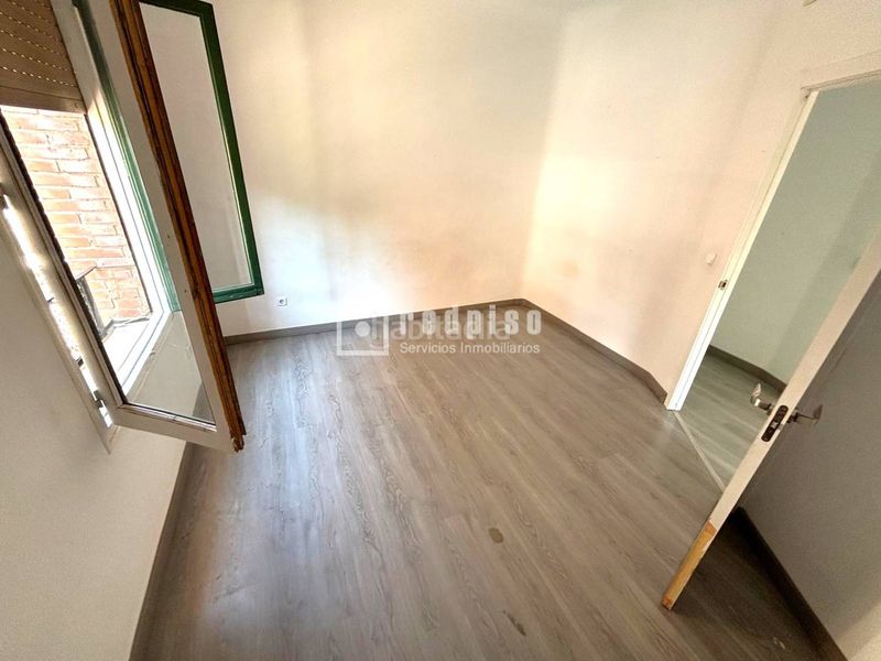 Foto ac7dca0b-7f11-4d21-a0b2-3de961606ecb. Pis a Comillas Madrid