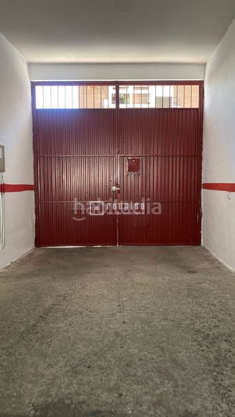 Foto 506a1100-cc6e-42da-8840-b530ba0907ce. Aparcament cotxe a Los Rosales Madrid
