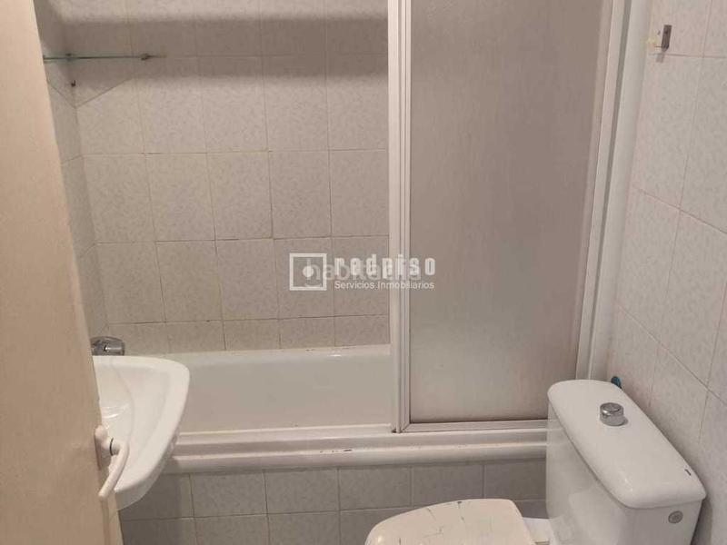 Foto 1f77801d-f4ad-4d82-9f83-b91e150afbf2. Piso en Los Rosales Madrid