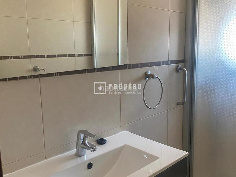 Foto d0b550d1-e33e-4146-a2b4-b9fe8ae0a655. Piso tu nuevo comienzo empieza aquí en Los Rosales Madrid