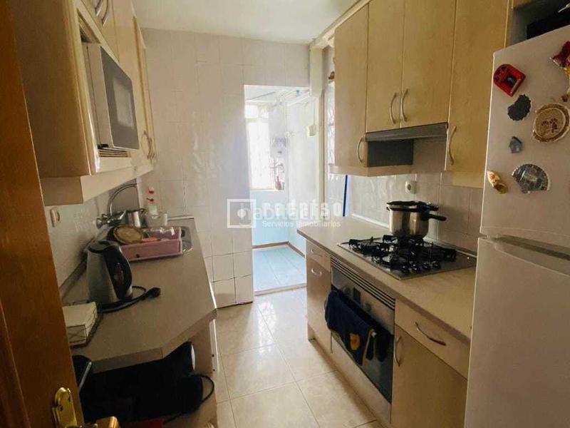 Foto 6d14e136-c1fb-4be4-b7c4-59a6e6a38831. Piso un hogar con todo lo que necesitas en Los Rosales Madrid