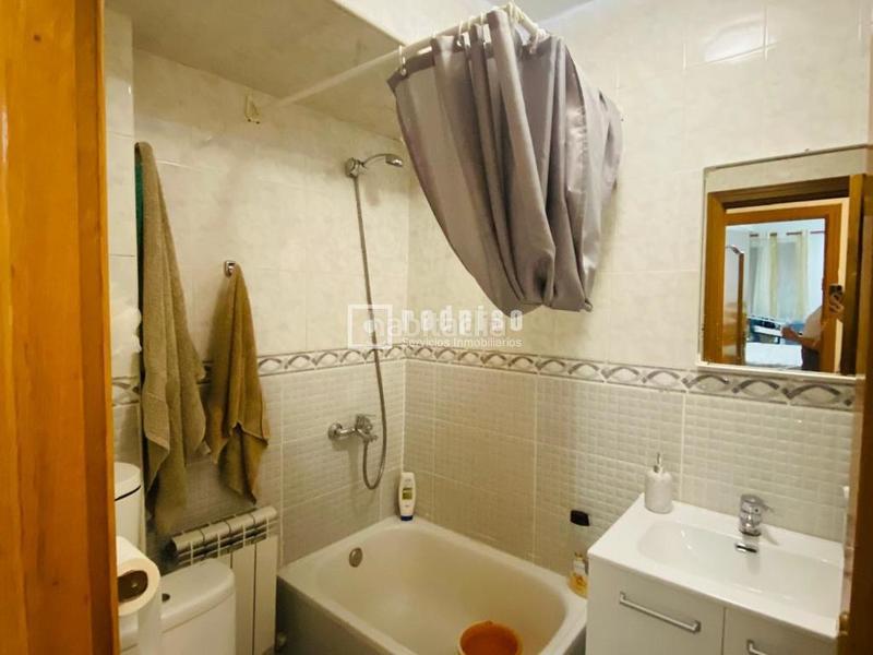 Foto 8f7249a4-1ba1-4229-8131-1c011c0b8cb9. Piso un hogar con todo lo que necesitas en Los Rosales Madrid